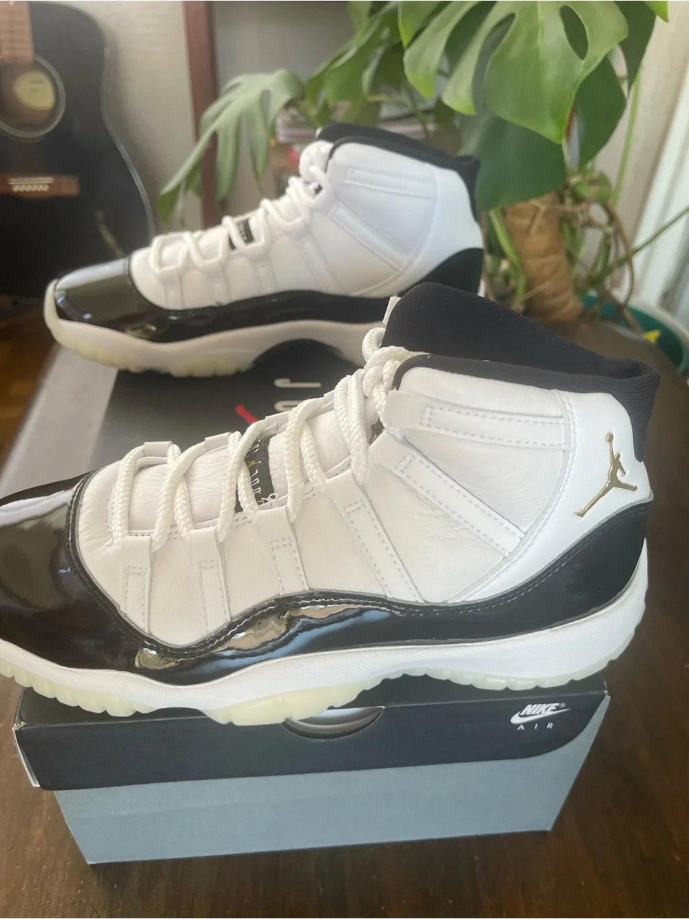 *BRAND NEW* Jordan Kids' Retro 11 White with Black Patent and Gold Jumpman